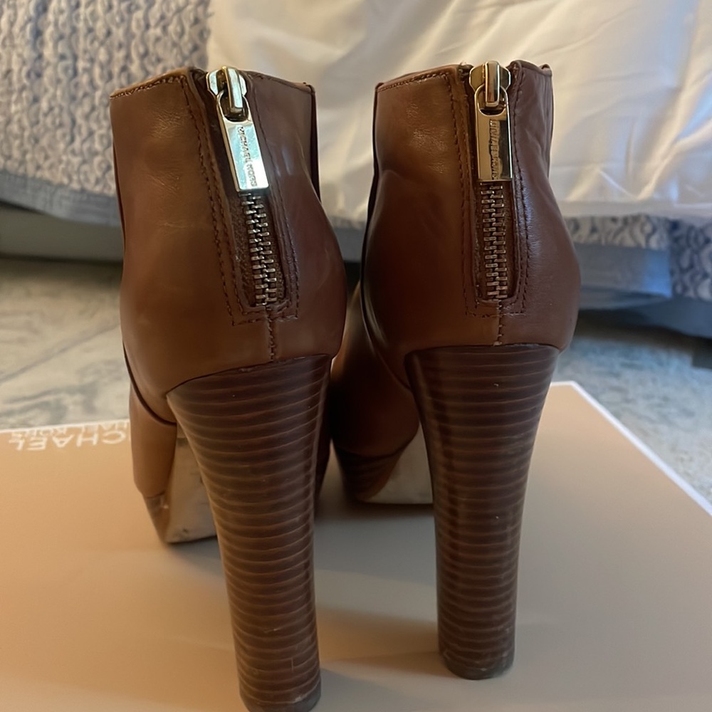 Michael Kors Luggage Lesly Boots - Picture 4 of 6